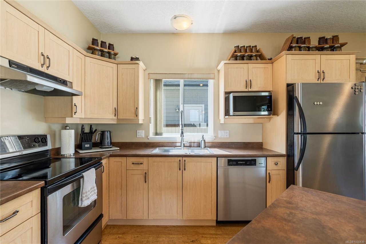 2450 Lund Rd, View Royal