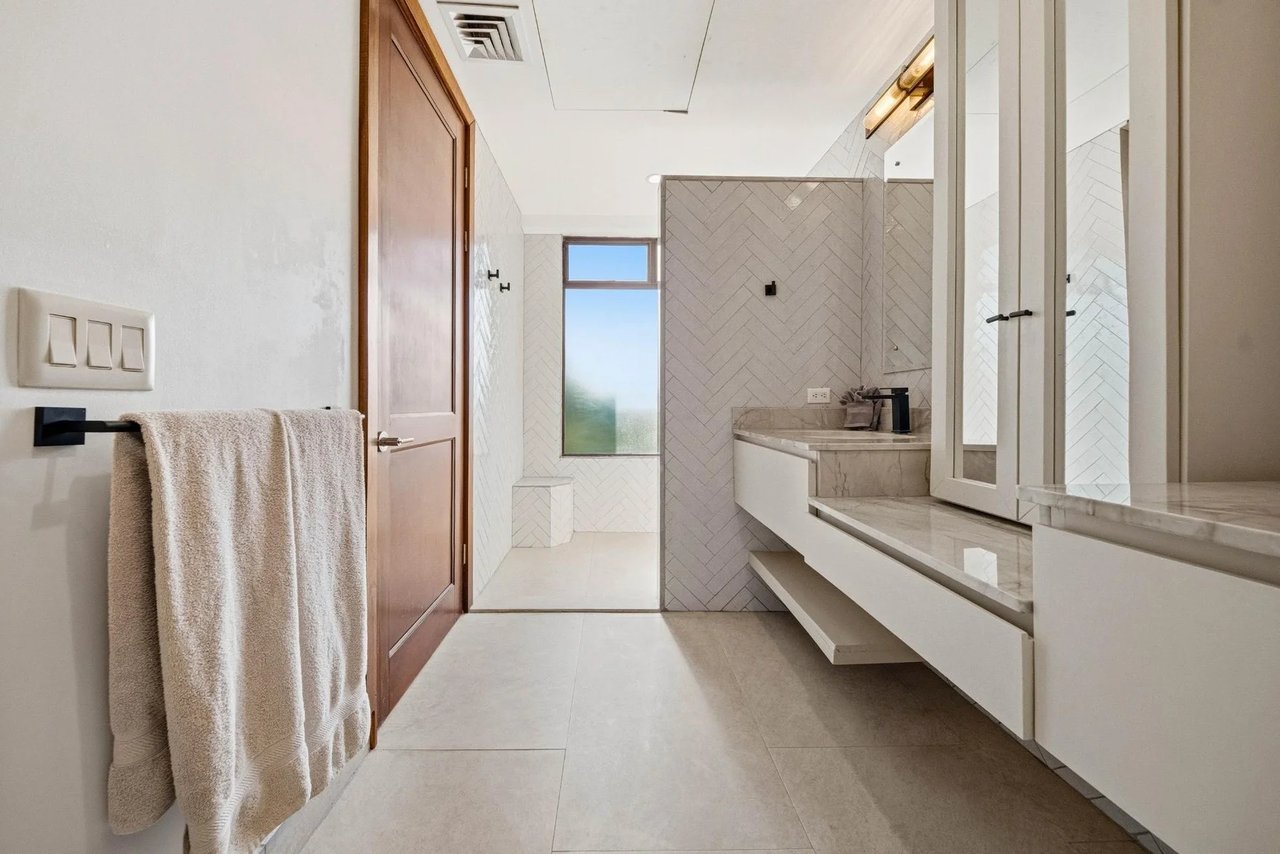 Renovated Carao Golf Condo, Flamingo, Guanacaste