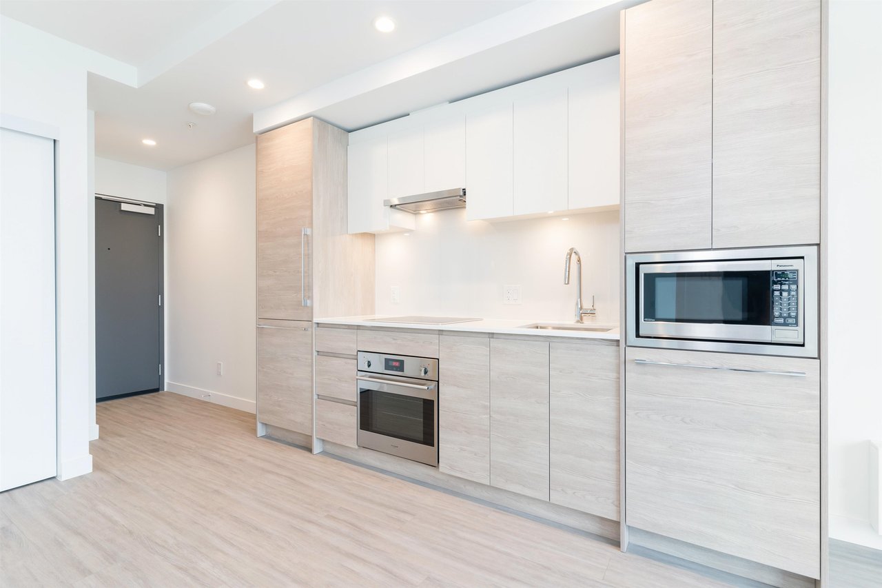 3206-13615 Fraser Hwy