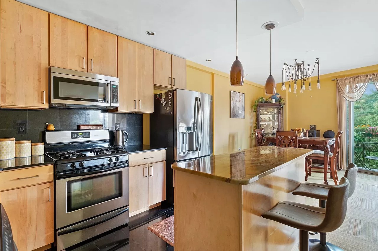 2155 Daly Ave, #5A