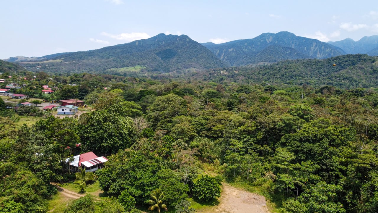 Casa Colibri with two small apartments | Bordered by the Bijagua River and Bijagua Creek.