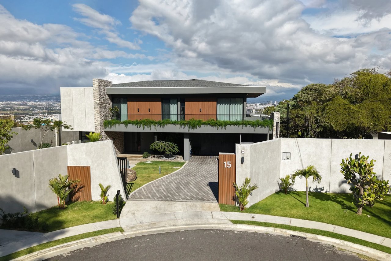 Panoramic City View Estate Home, Escazu, San Jose