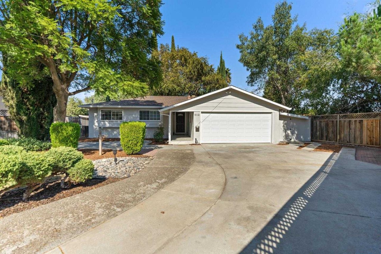 612 Louise CT