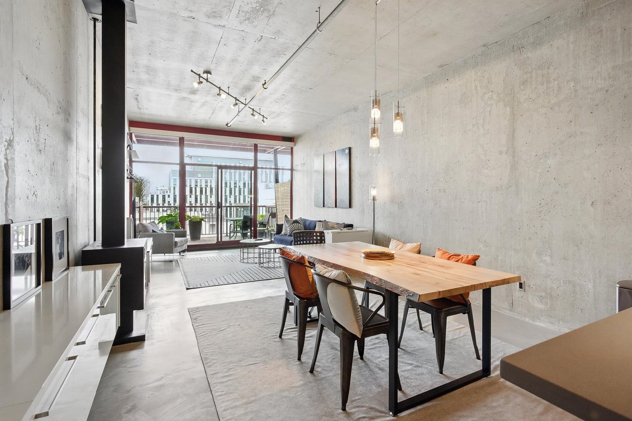 303-128 W 6th Ave