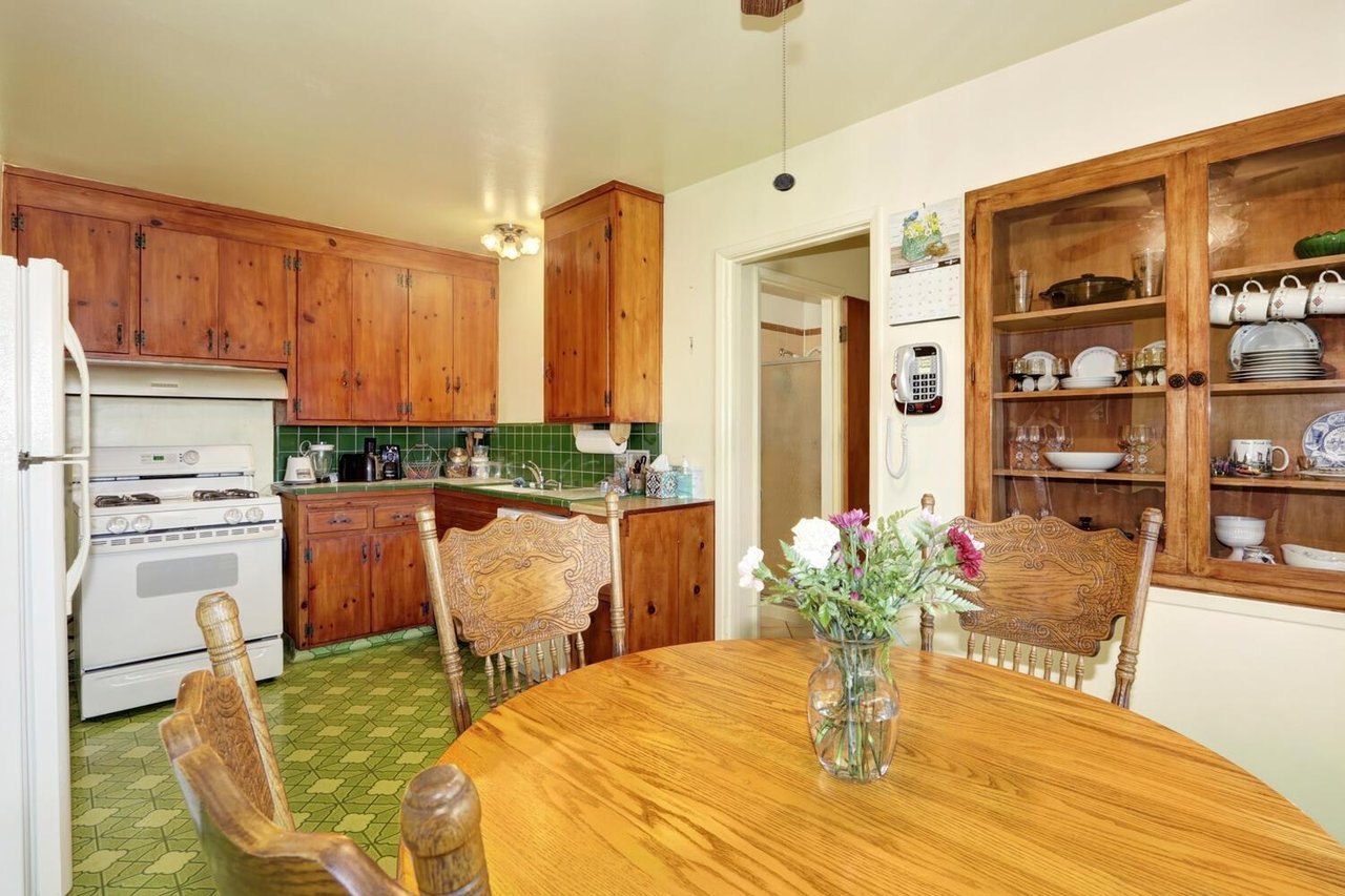 2448 Northview Dr
