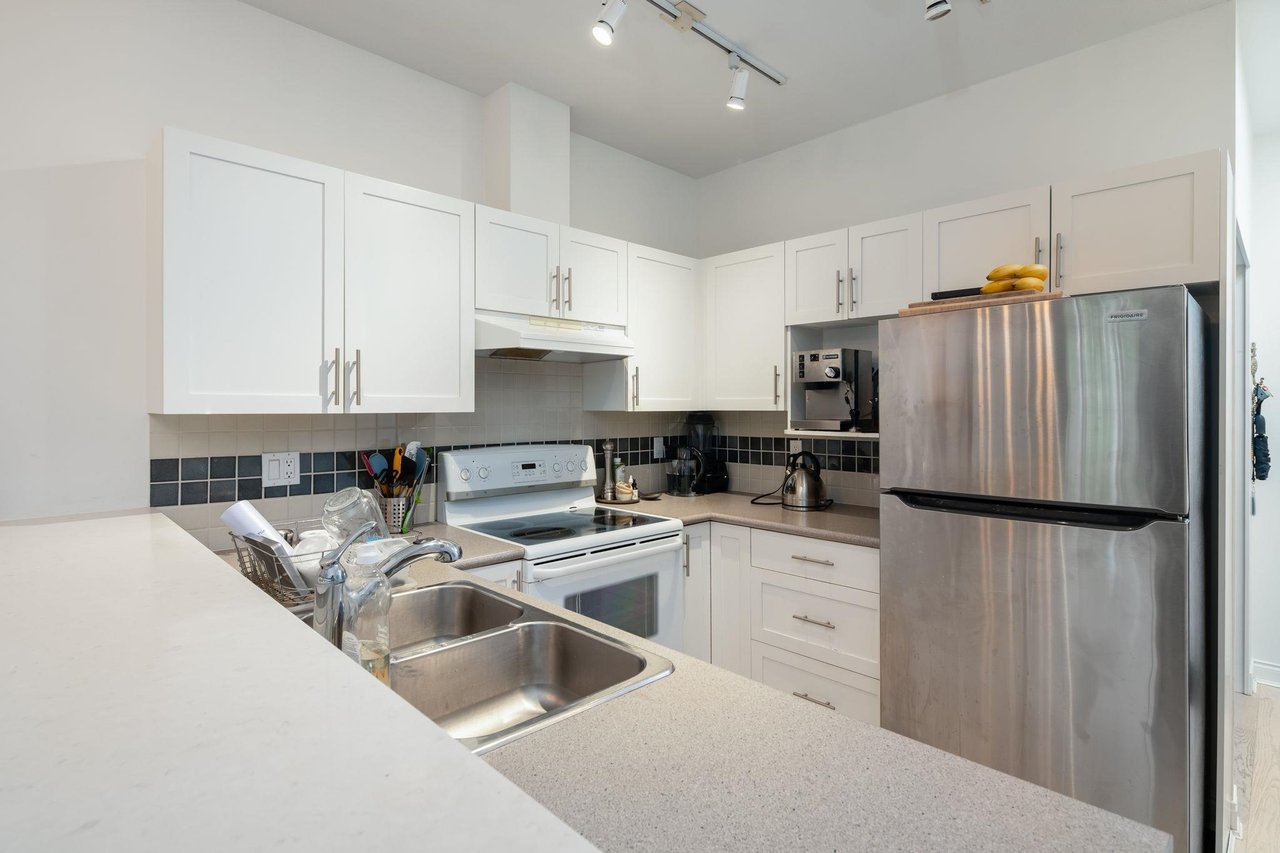301-1675 W 10th Ave