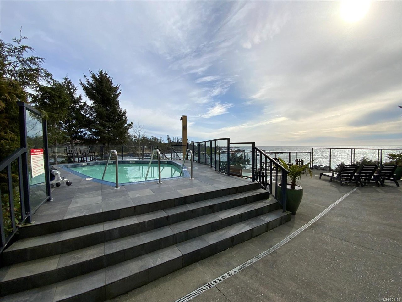1402-596 Marine Dr