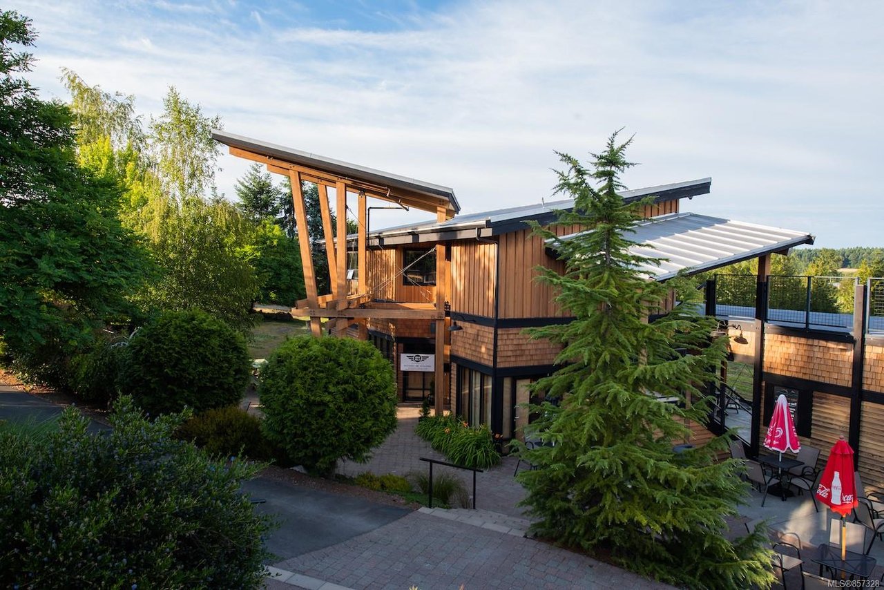 7081 Central Saanich Rd