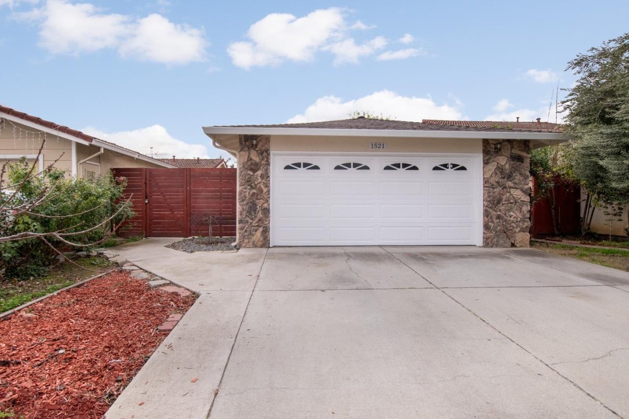 1521 Hearthstone Dr