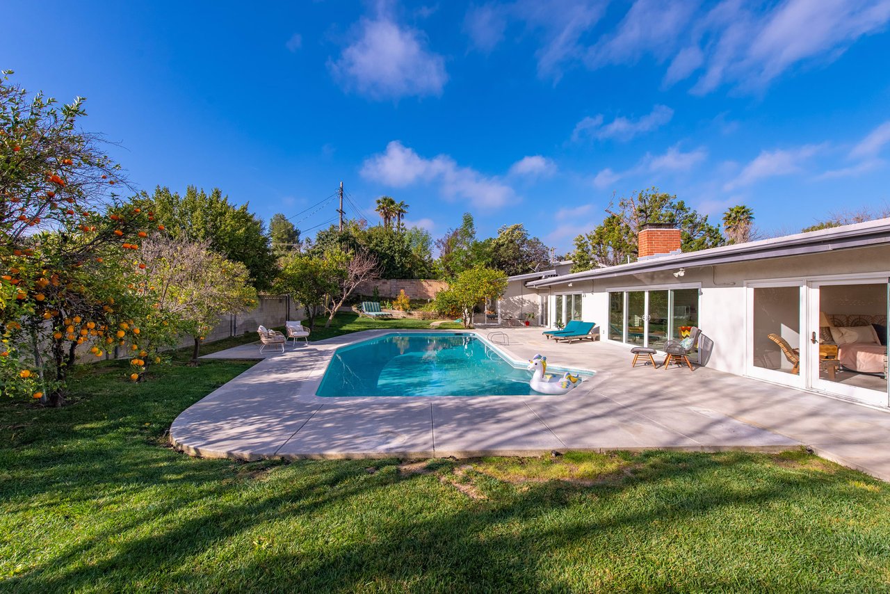 5330 Dubois Ave