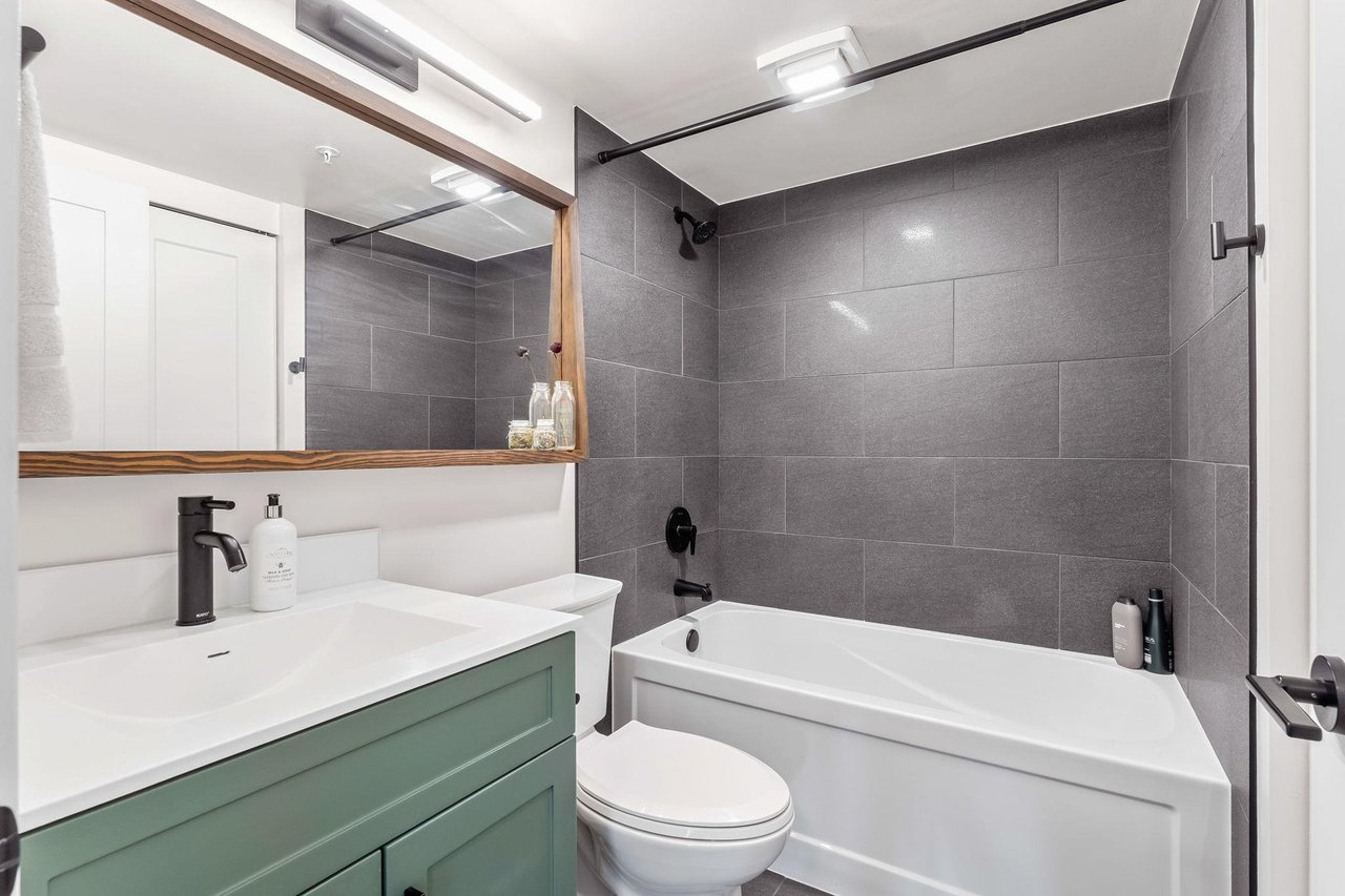 312-1466 Pemberton Ave