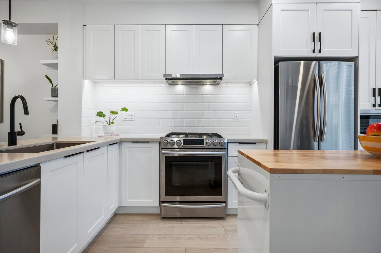 603-3021 St George St