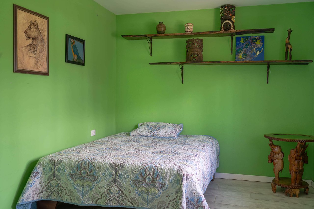 Three home stunning estate close to Quepos