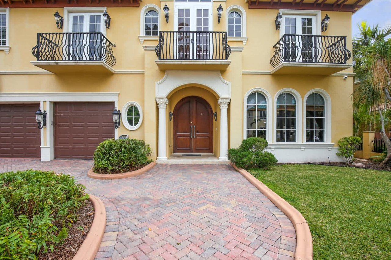 820 Ocean Inlet Dr