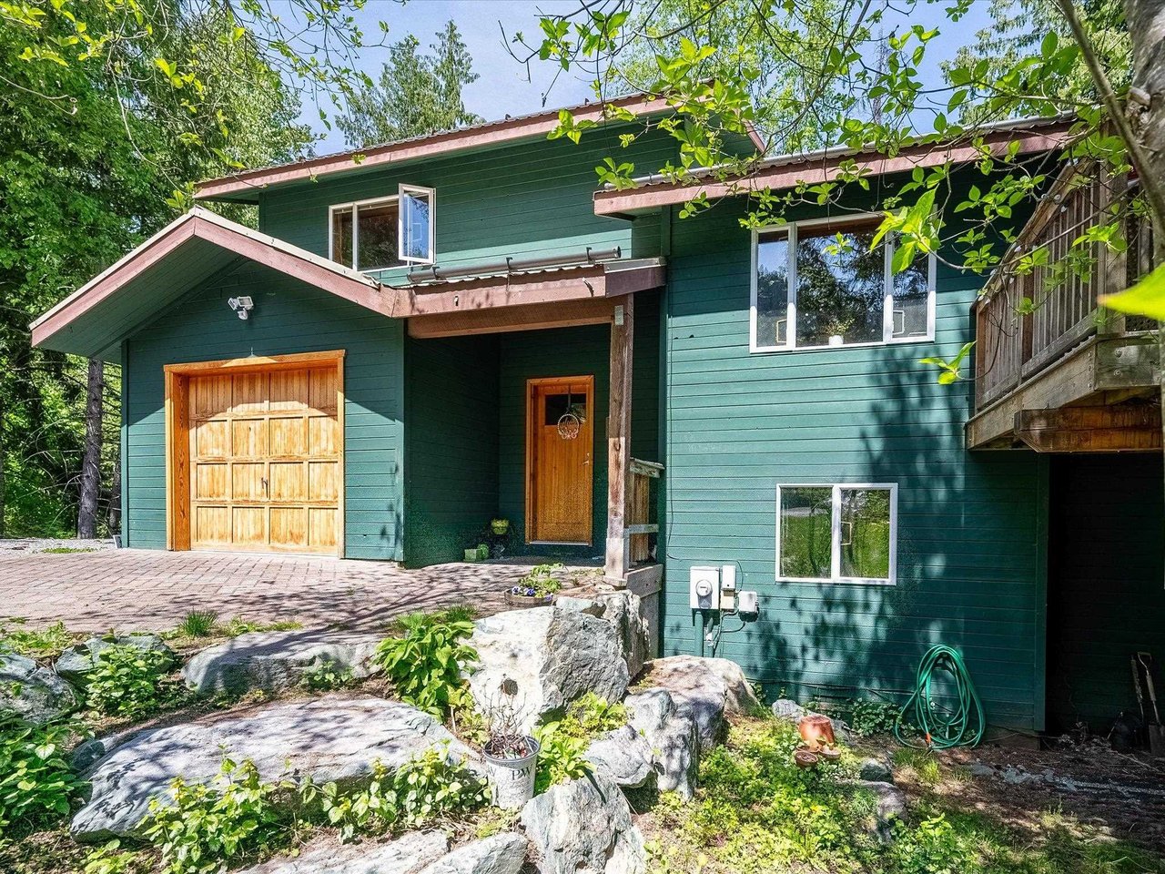 1349 Elmwood Dr