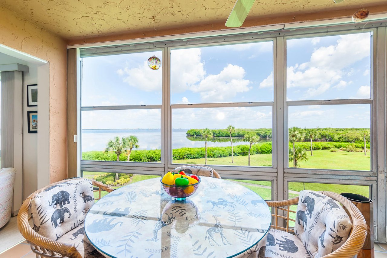 Windward Bay - Endless Views of the Bay 