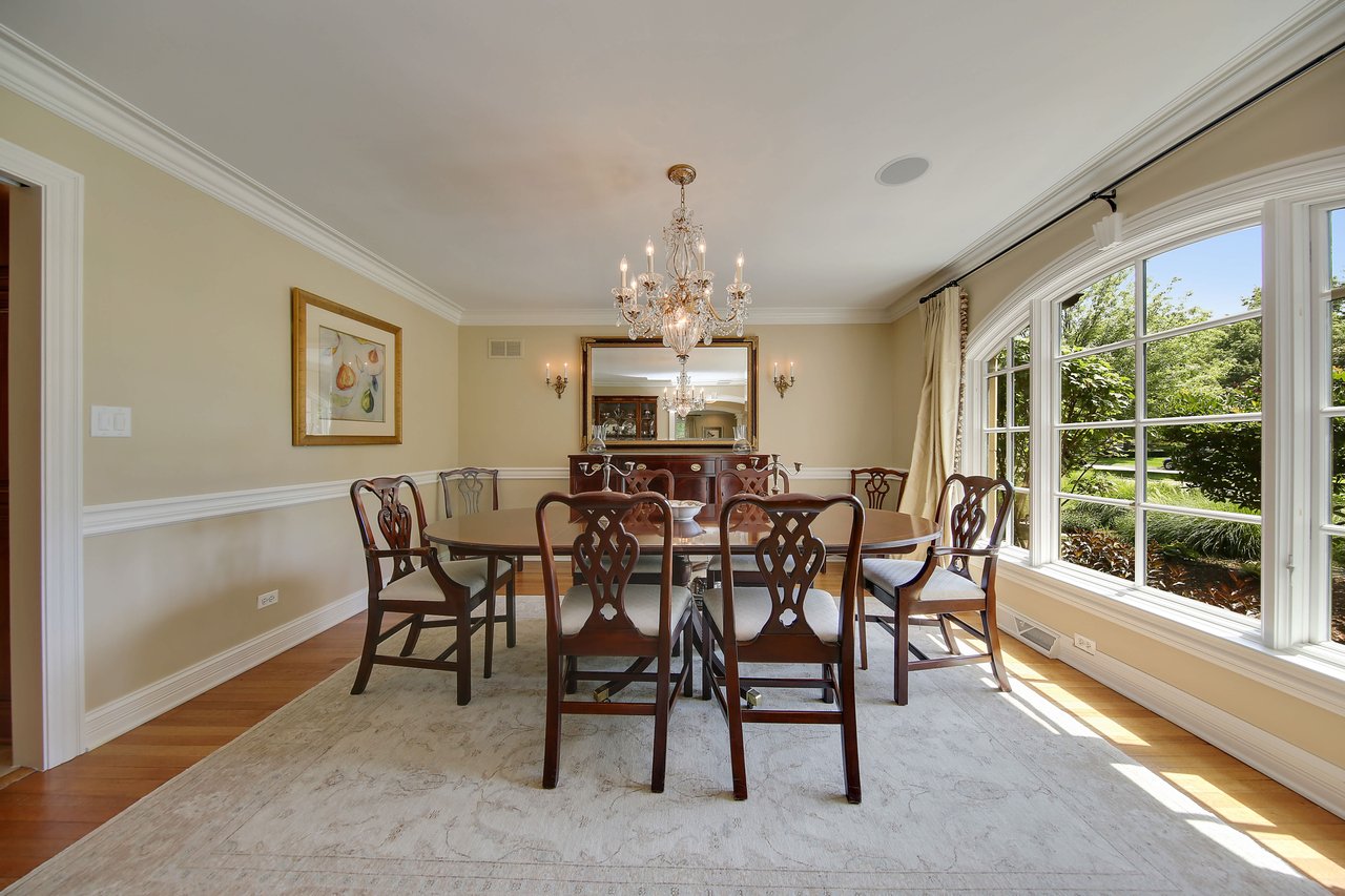 Gorgeous Home on Quiet Cul-De-Sac