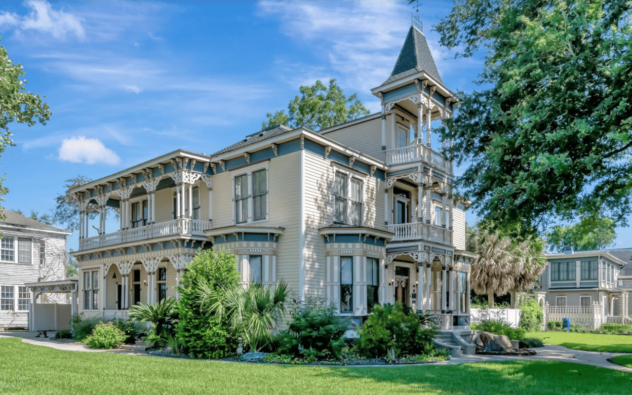 Living in Victoria, TX