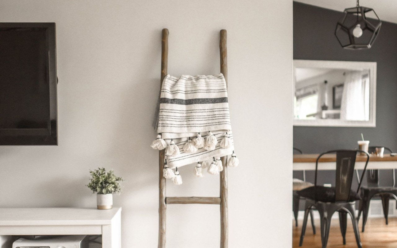 Eight Stylish Ideas to Dress Up Your Walls