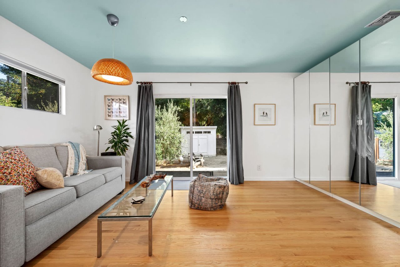 1518 Valley Drive, Topanga