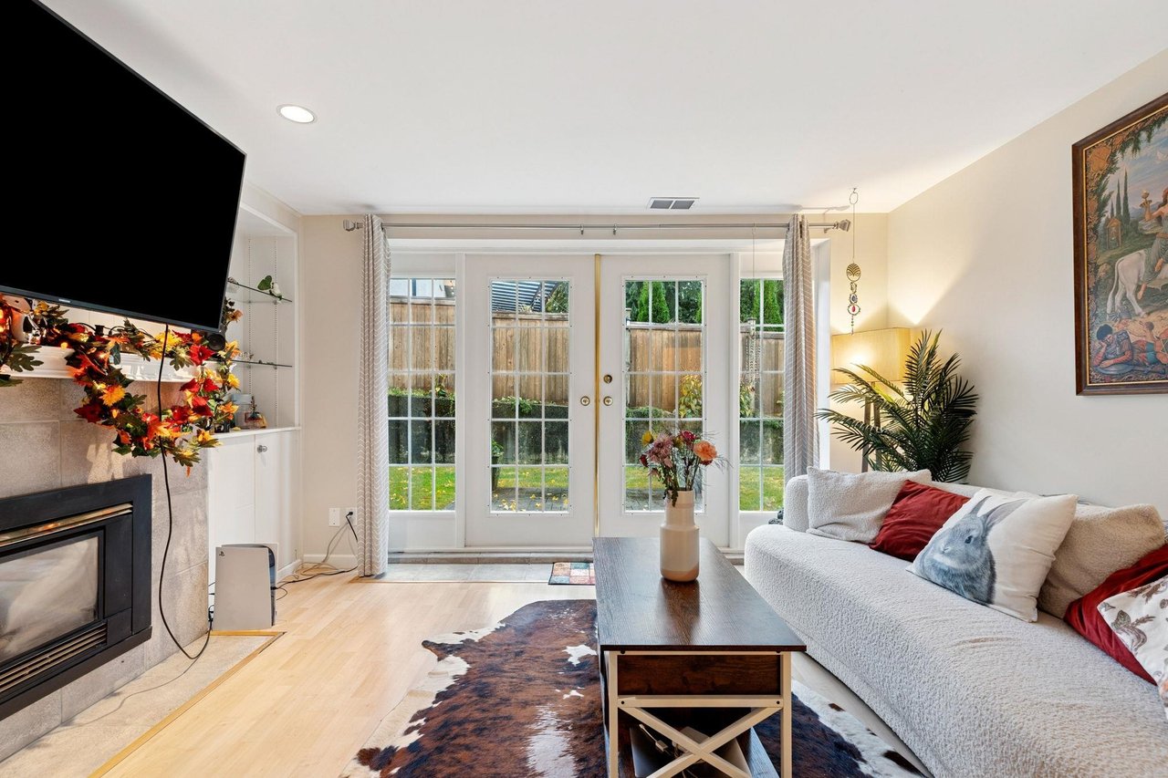 1501 Marine Cres