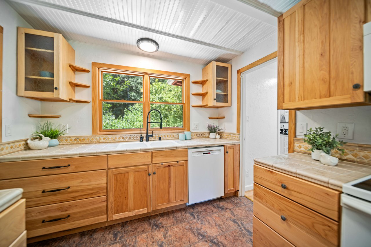 9913 Alba RD