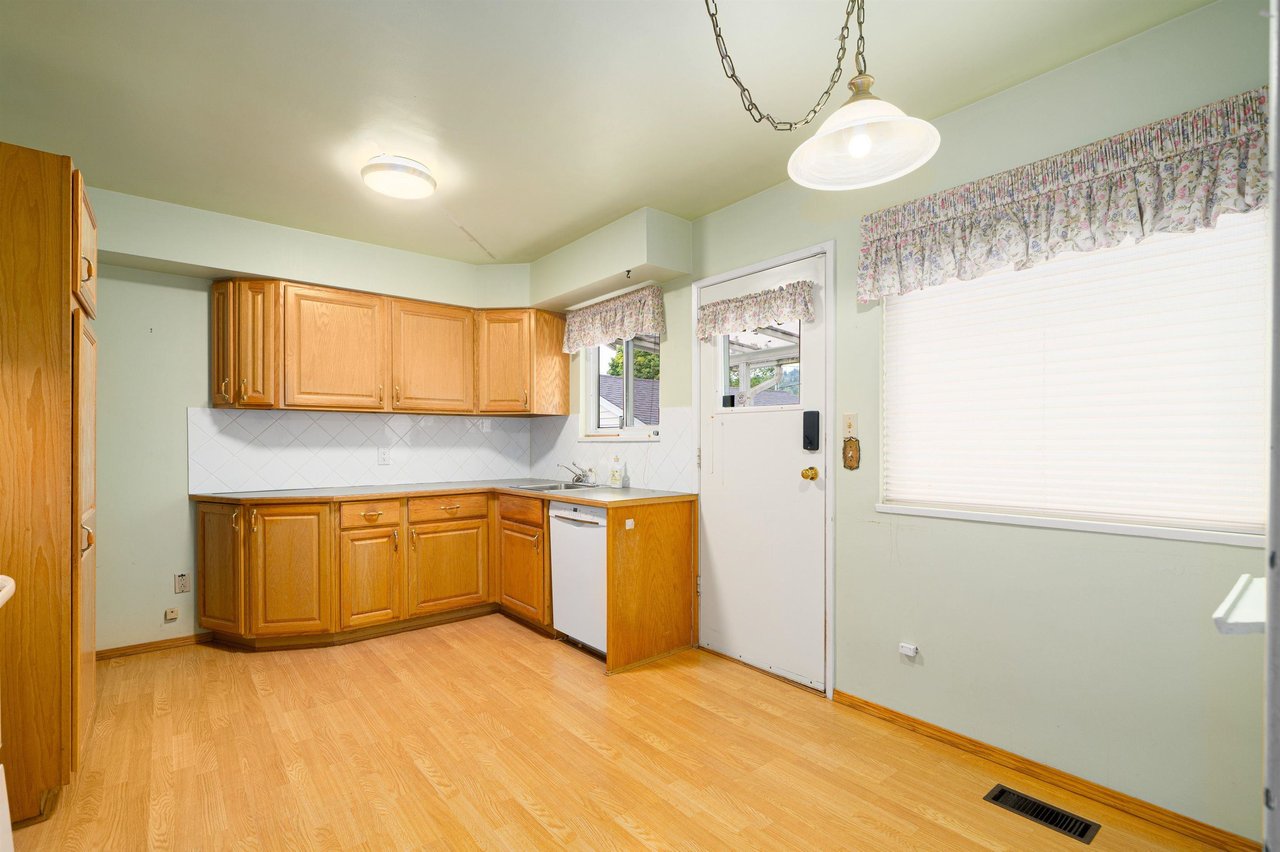 2915 Astor Dr