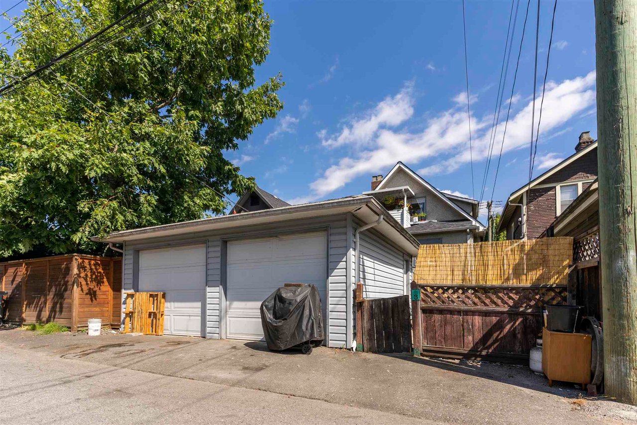 982 E 28th Ave