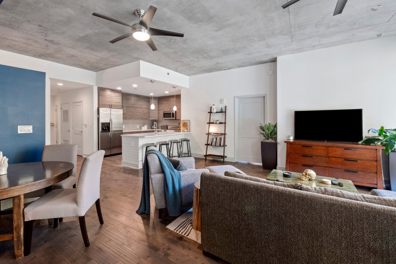 950 W Peachtree Street NW Unit: 701