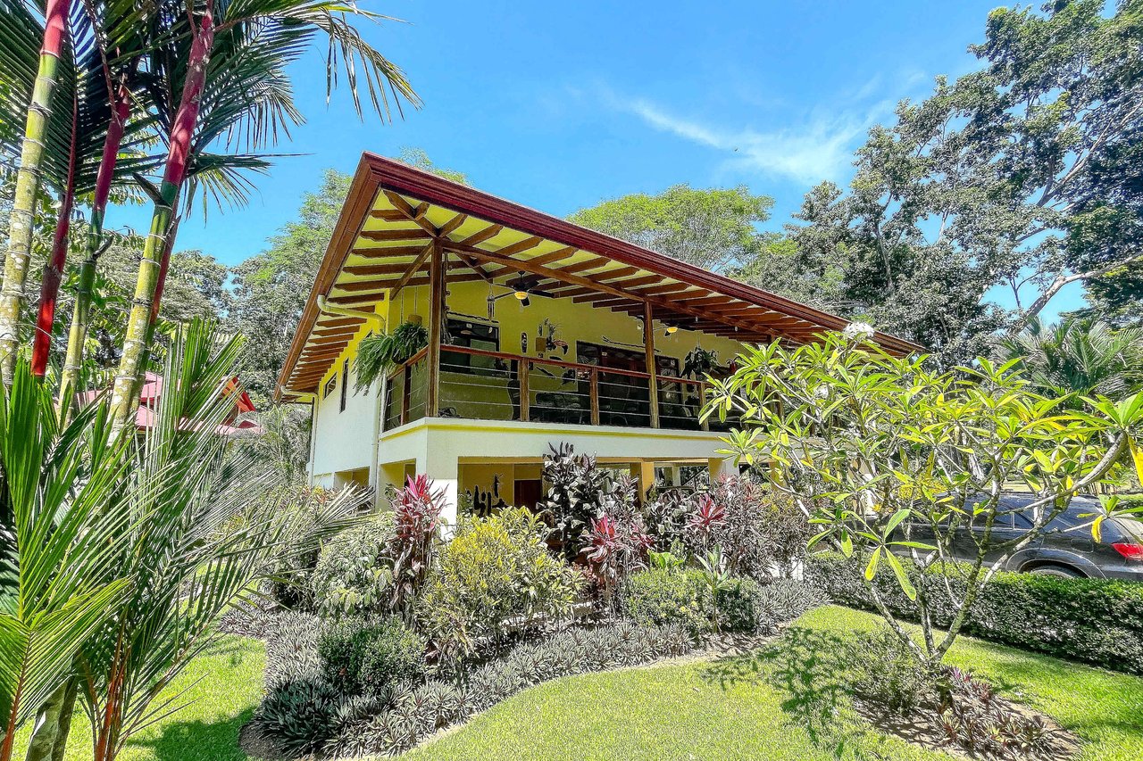 Wheelchair Friendly- 2 Bedroom house in a Quiet Community