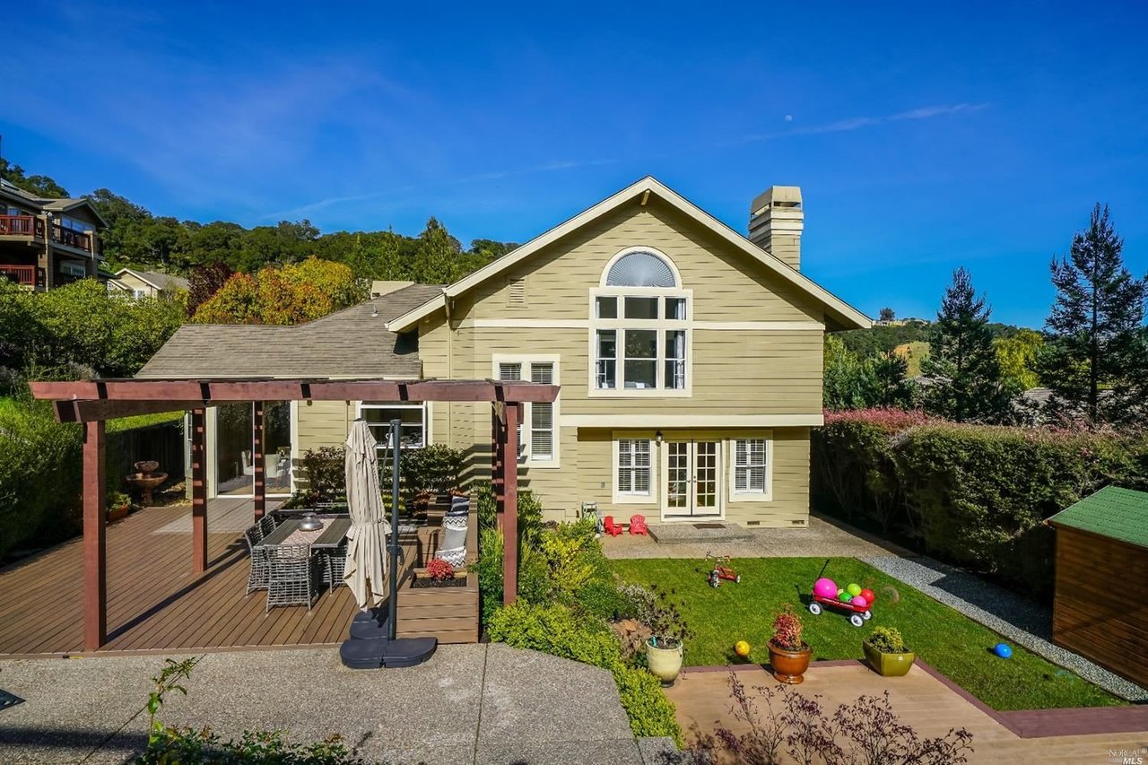 323 Orchid Dr
