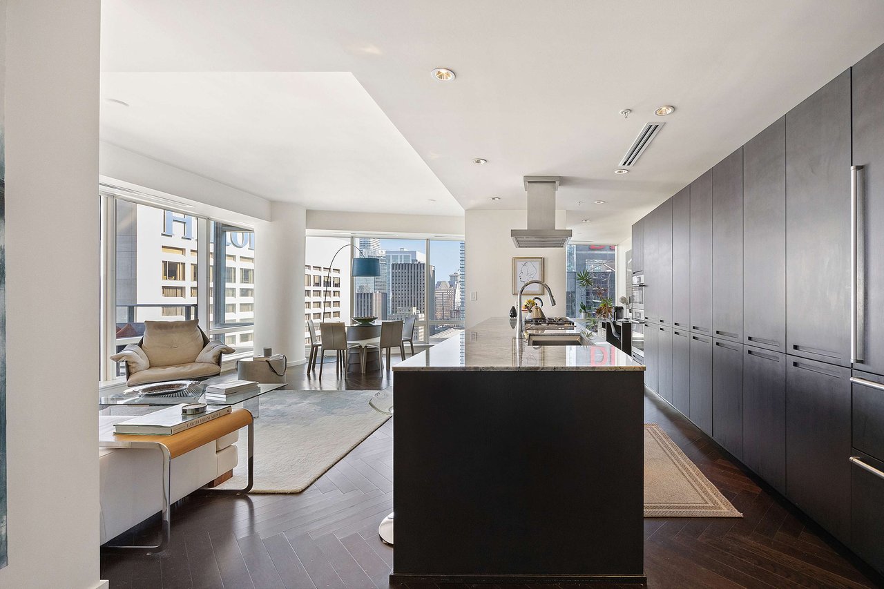 Suite 3006- 180 University Avenue