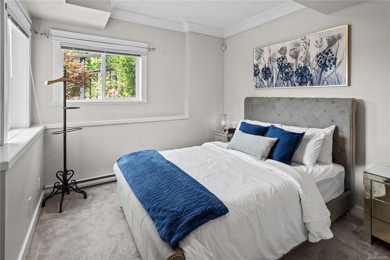 630 Granrose Terr, Colwood