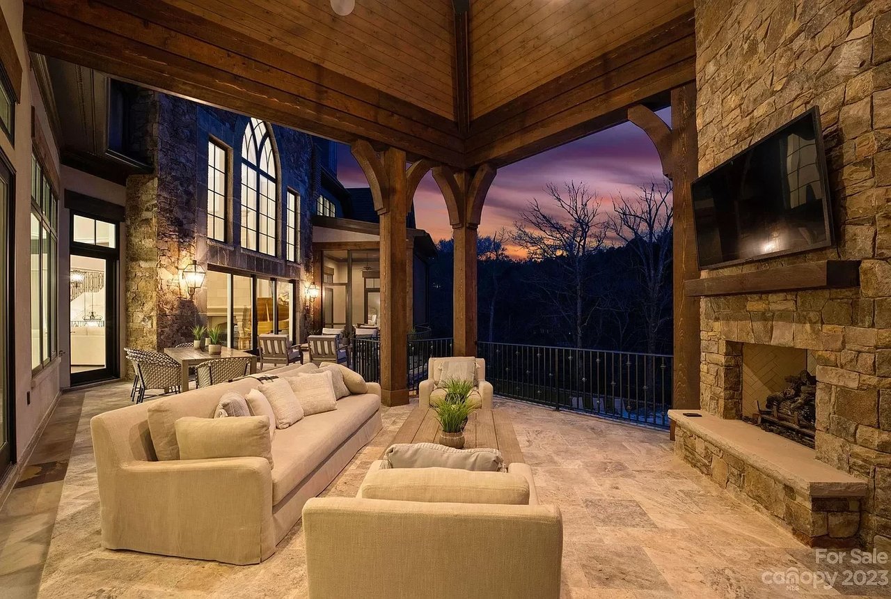 Private Listing