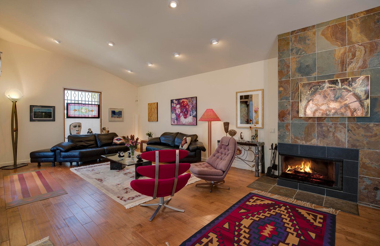 212 Equestrian Ave