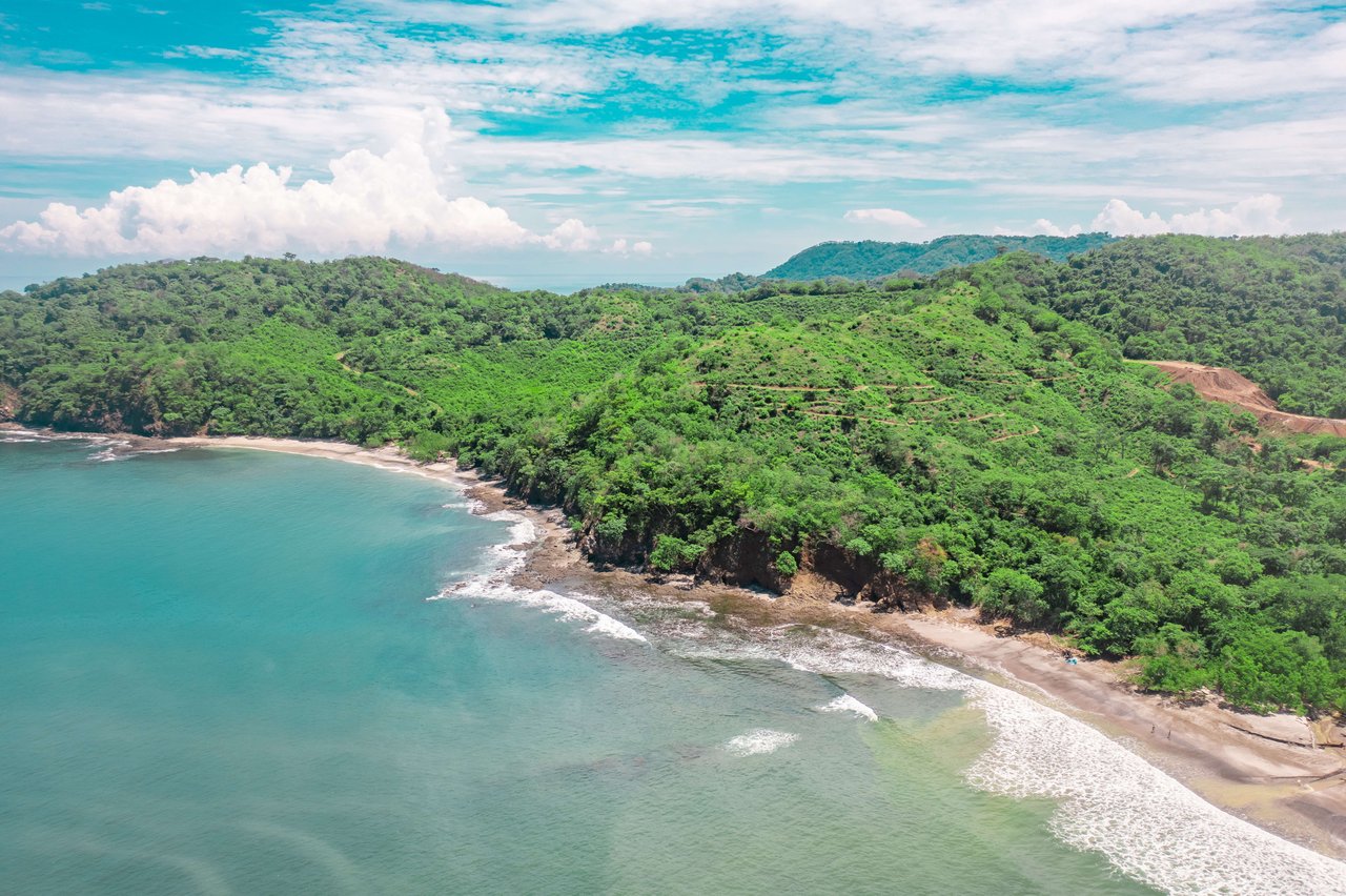 Casa Colores | Bright and Cheery Home Only a One-Minute Walk to Beach in Las Catalinas Costa Rica!