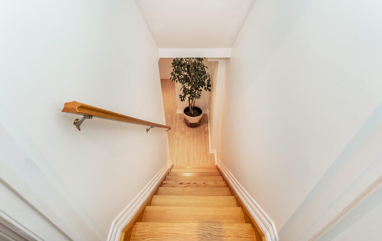 1A Elhurst St