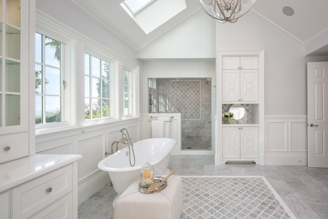 Exquisite Estate in Prime Riviera