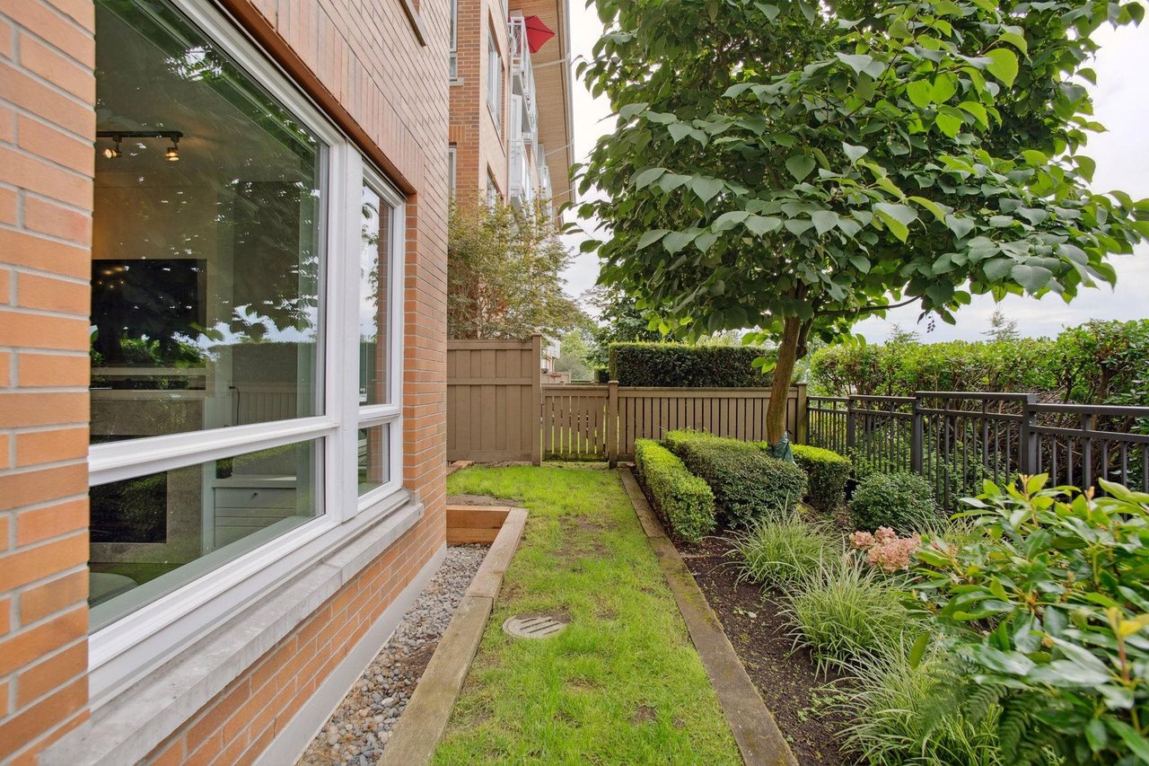 103-717 Chesterfield Ave