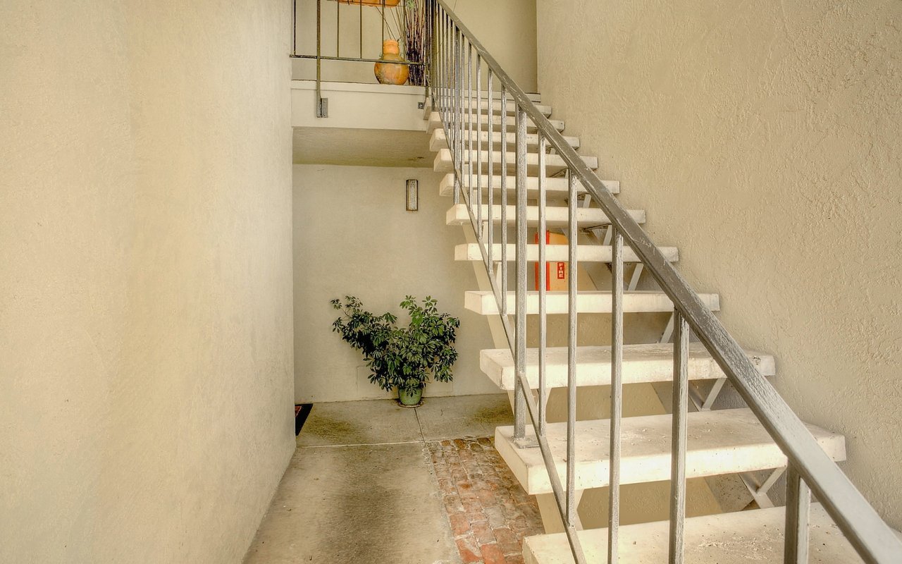 2564 Walnut Blvd, #107