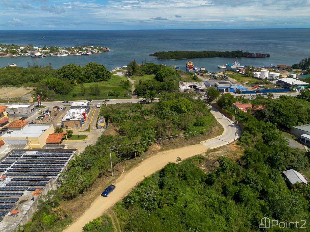 1.9 Acres Roadfront French Harbour, Roatán