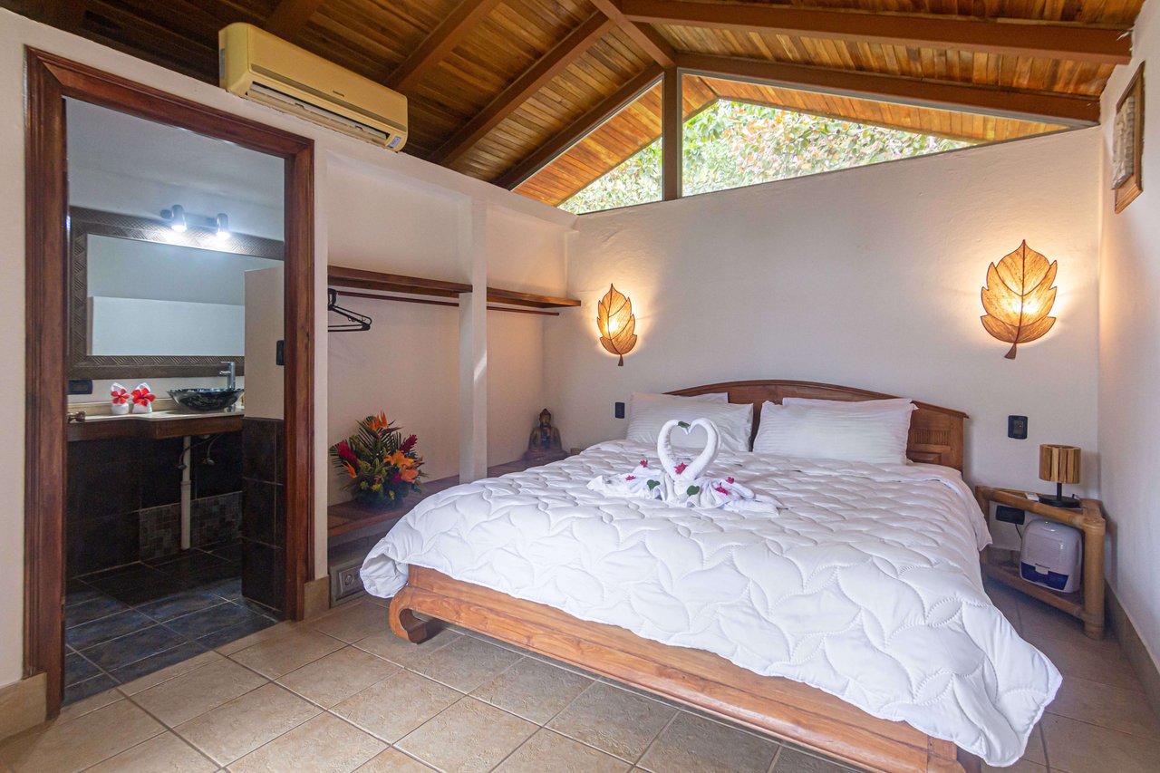 Casa Jacana, Manuel Antonio Estates- Luxury getaway that pays for itself