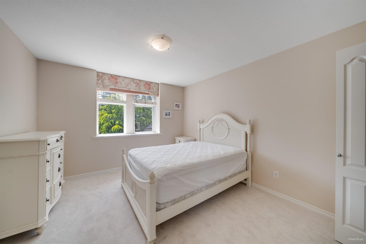 16495 111 Ave