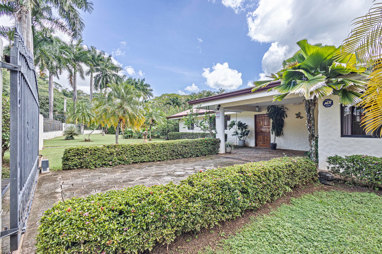 Single Story Family Home, Papagayo, Guanacaste