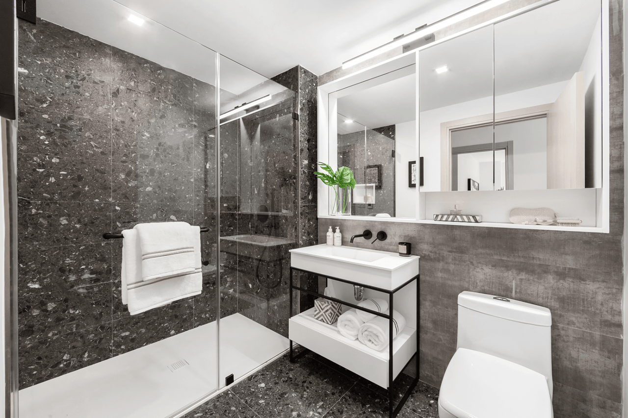 181 East 101st Street Unit: 803