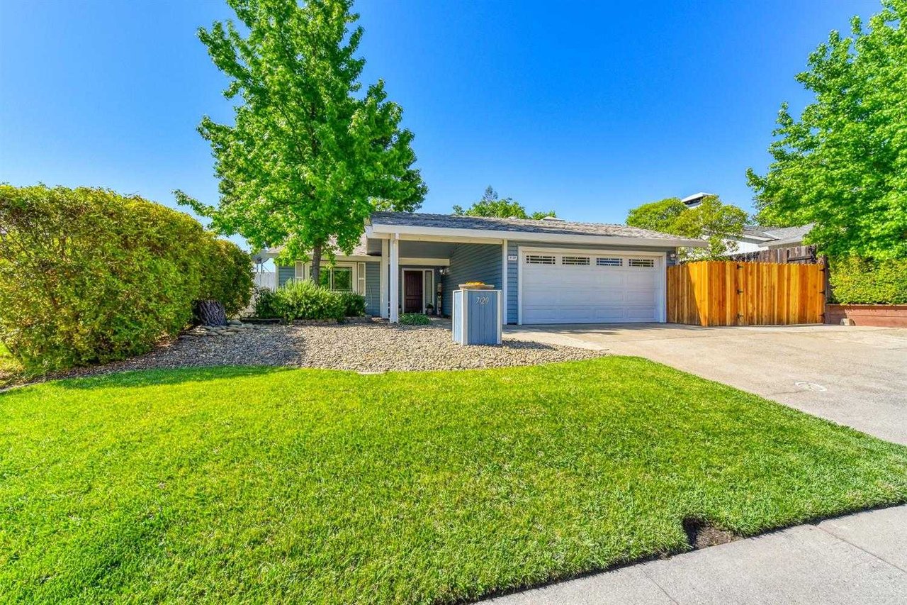 7120 Mountainside Drive