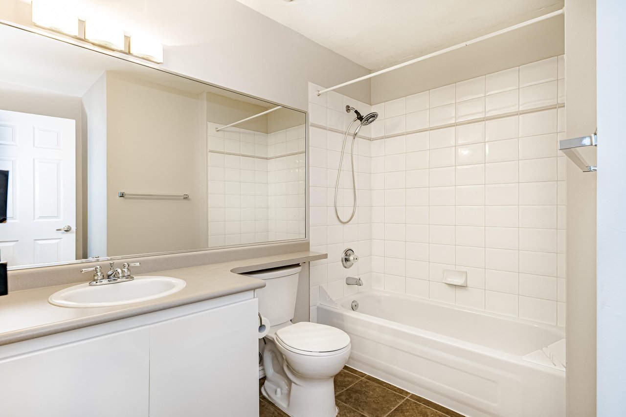 210-3638 W Broadway