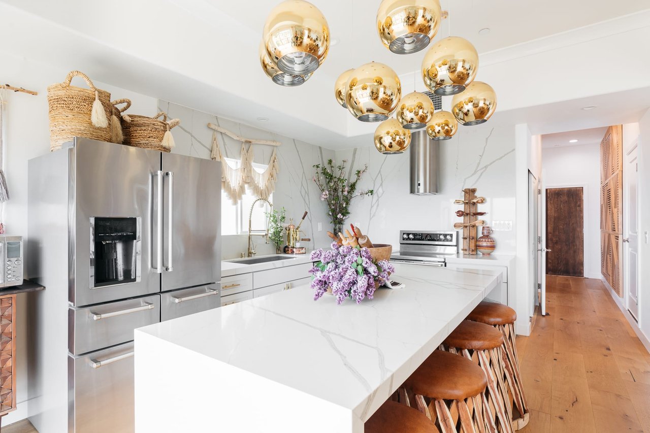 Stunning Modern View Home perched at the top of Glassell Park