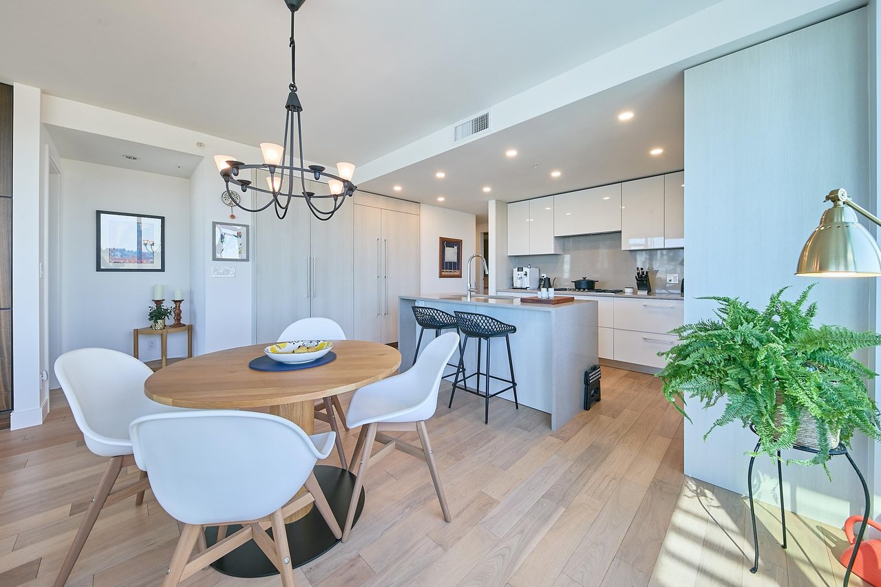 1804-210 Salter Street, New Westminster