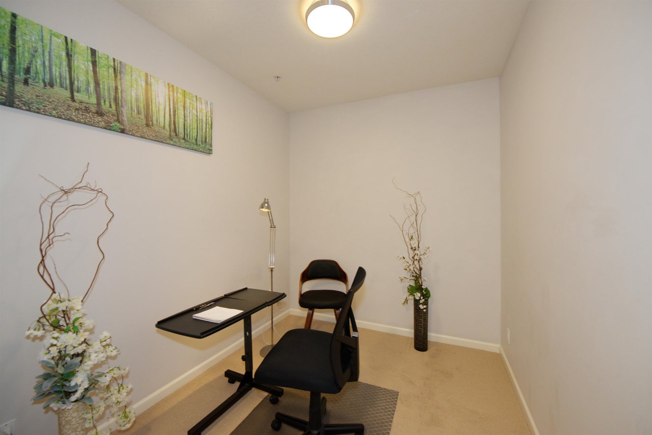 206-15385 101a Avenue, Surrey